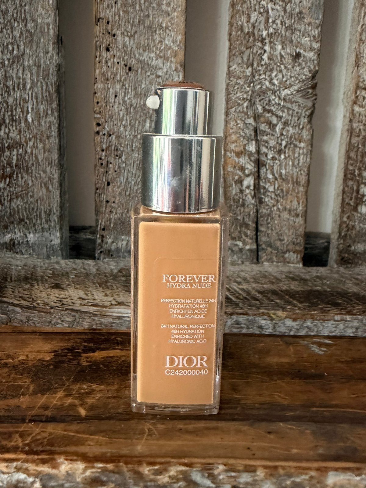 Dior Forever Hydra Nude Foundation 4N, Ophalen of Verzenden, Zo goed als nieuw, Beige, Gehele gezicht