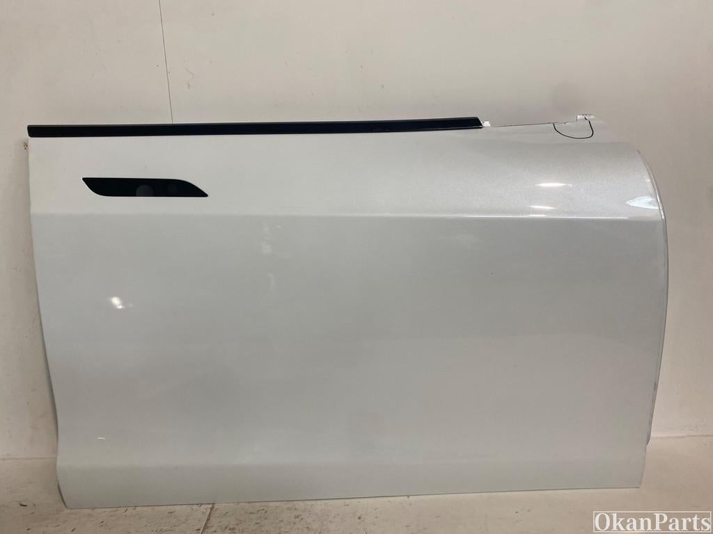 Tesla Model S Portier voor rechts