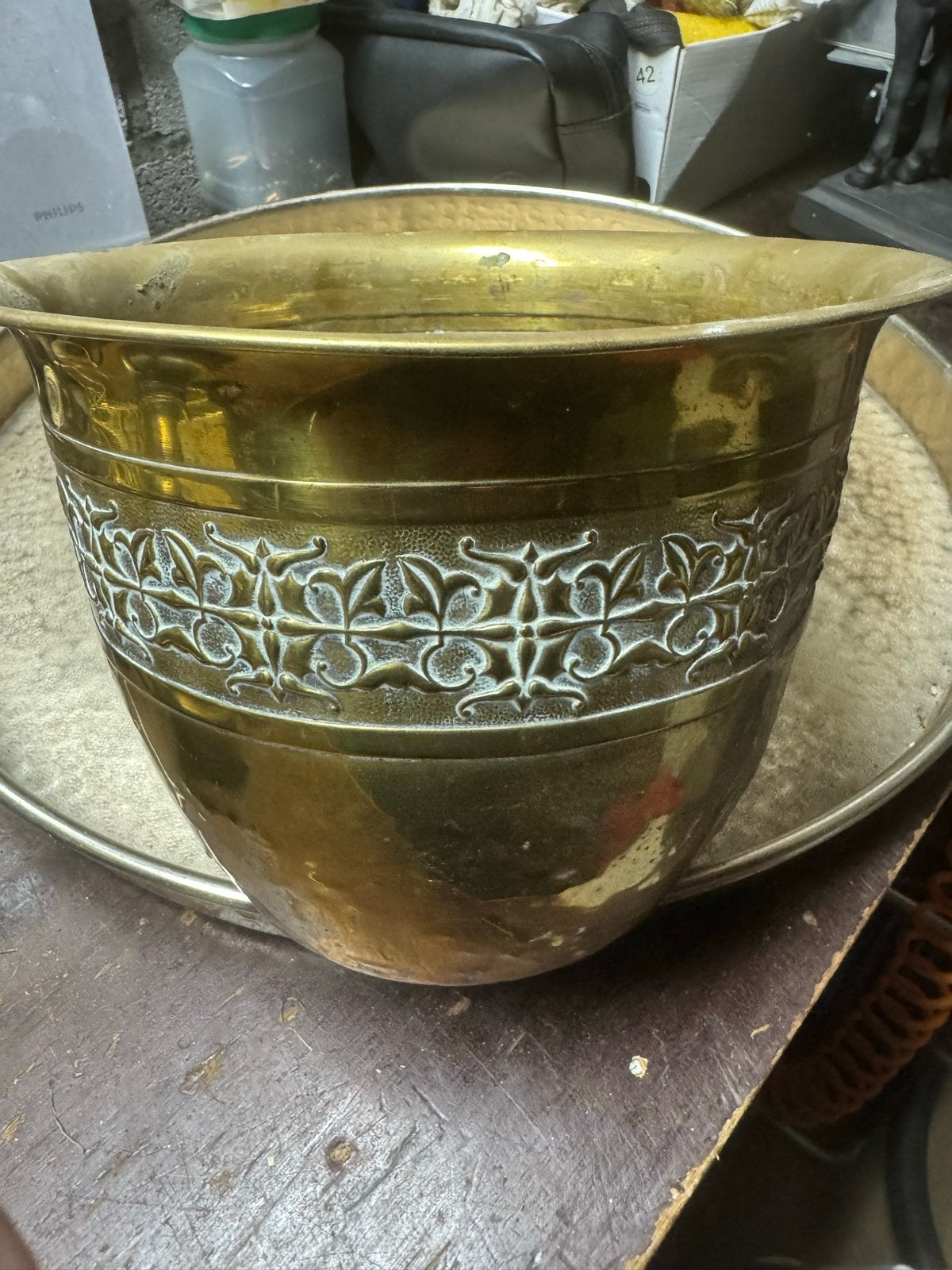 Antieke Messing Bloempot met Gedetailleerd Reliëf, Antiek en Kunst, Ophalen of Verzenden, Koper