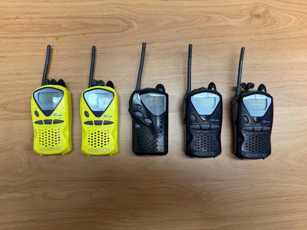 Kenwood UBZ-LH68 – set van 5 portofoons / LPD433, Ophalen of Verzenden, Gebruikt, Minder dan 2 km, Portofoon of Walkie-talkie