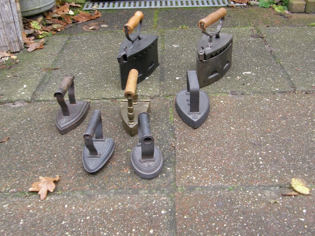 Antieke strijkijzers, toen er nog geen elektriciteit was, Ophalen of Verzenden