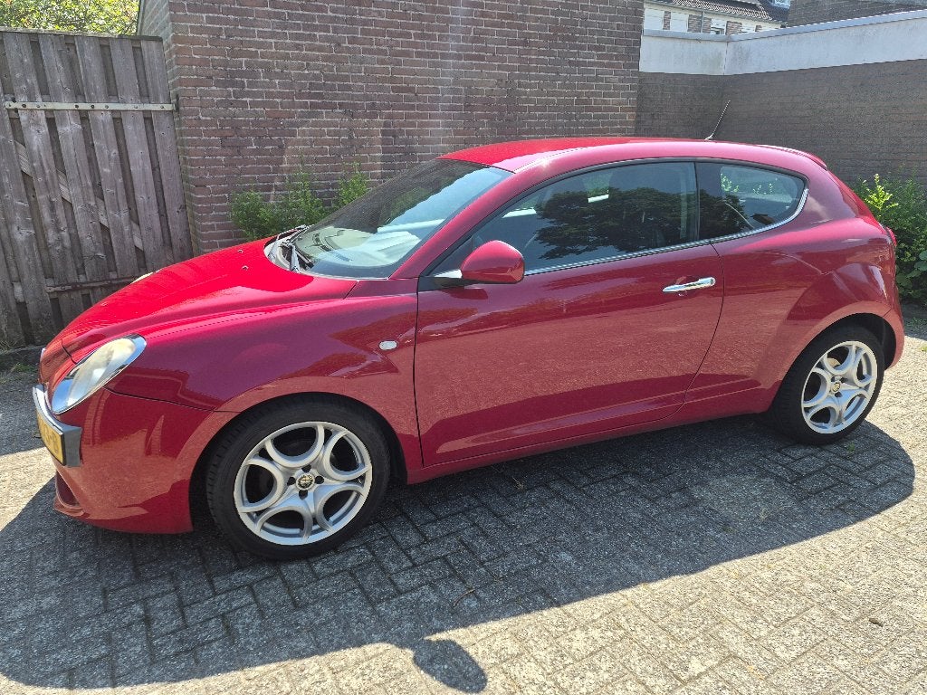 Alfa Romeo MiTo 1.4 16V 2010 Rood, Auto's, Alfa Romeo, Voorwielaandrijving, Stof, Zwart, 400 kg