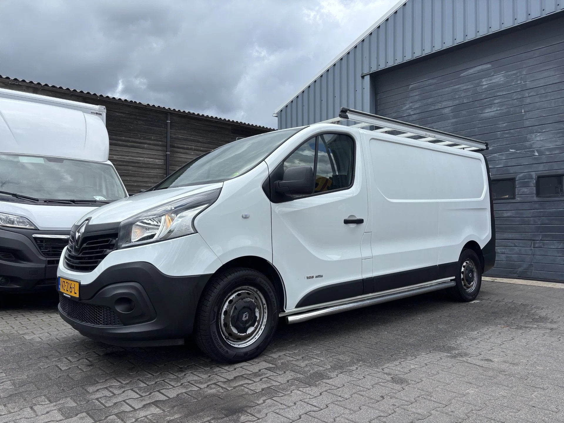 Renault Trafic 1.6 DCI L2 Airco Navi Cruisecontrol Trekhaak!, Voorwielaandrijving, 125 pk, Gebruikt, Euro 6