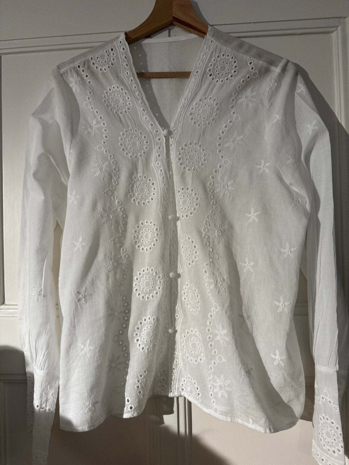 Witte broderie anglaise blouse - maat 40/42, Kleding | Dames, Blouses en Tunieken, Ophalen of Verzenden, Gedragen, Maat 38/40 (M)