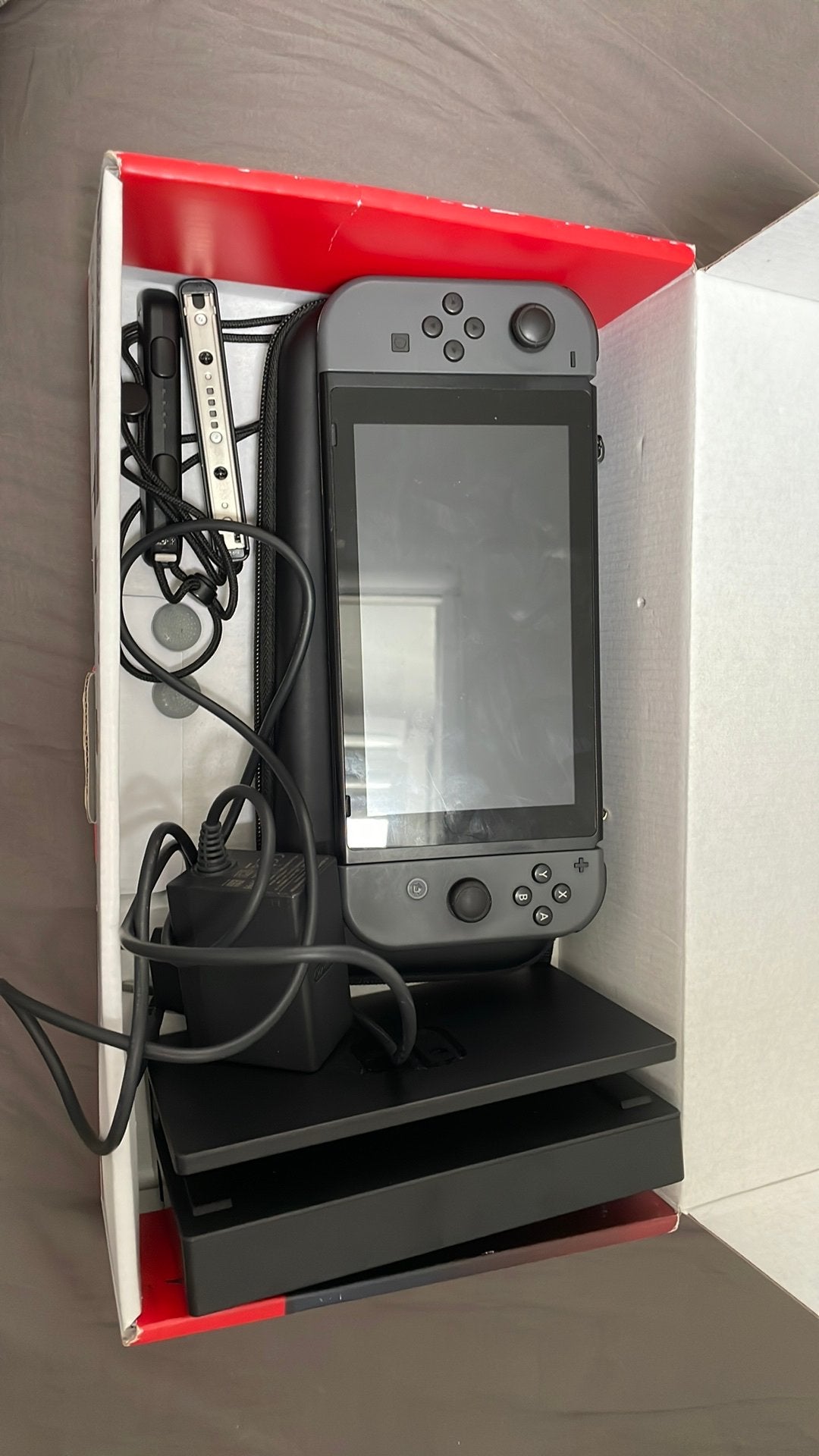 Nintendo Switch Grijs - Met accessoires, Spelcomputers en Games, Spelcomputers | Nintendo Switch, Ophalen, Zo goed als nieuw, Met 1 controller