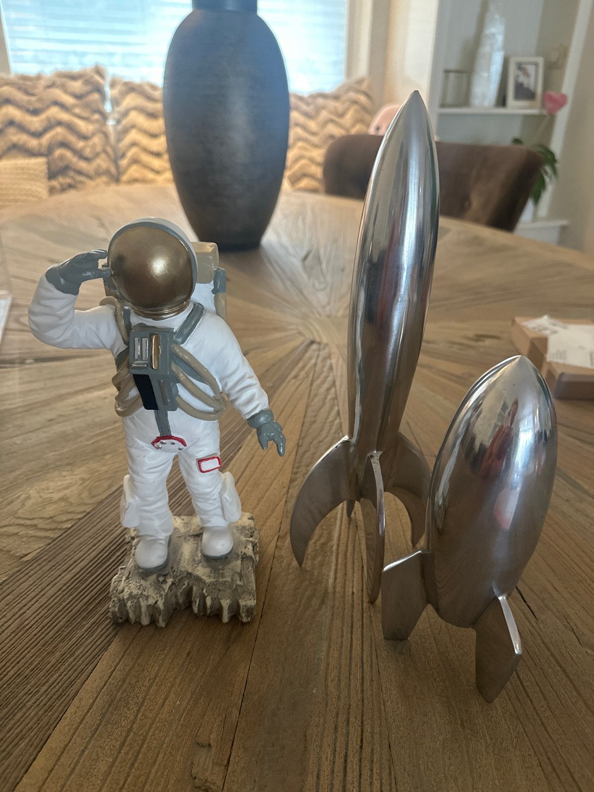 Astronaut en raket decoratie set, Ophalen of Verzenden, Zo goed als nieuw, Zilver, Metaal
