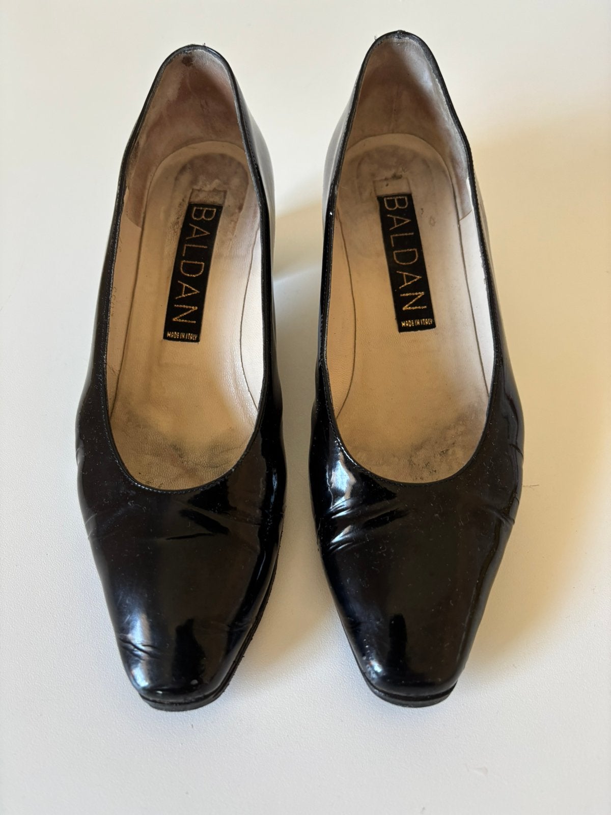 Mooie dames schoen zwart met hak maat 37, Ophalen of Verzenden, Gedragen, Zwart