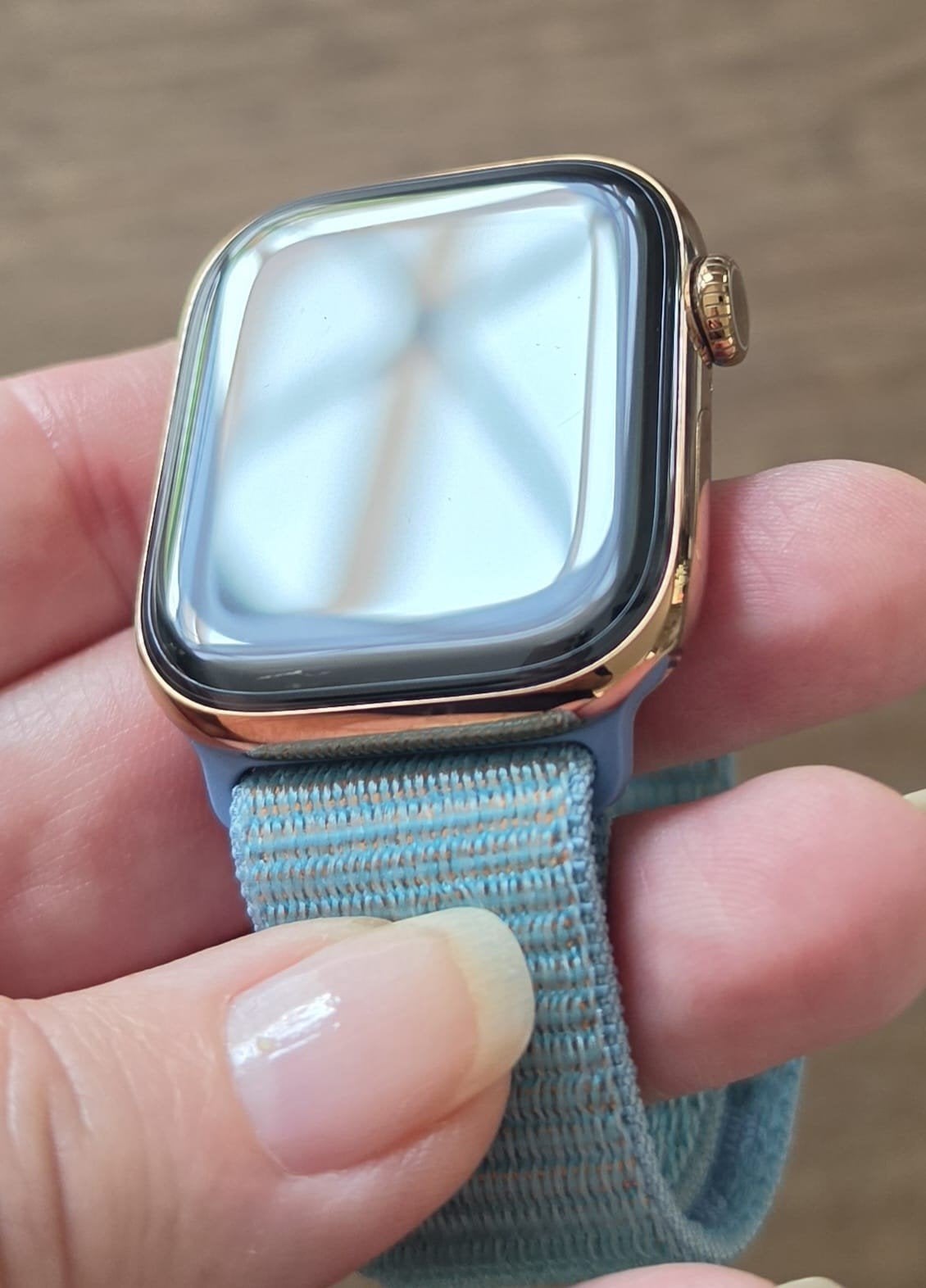 Apple Watch Series 10 Goud Titanium 42mm + bandjes, Sieraden, Tassen en Uiterlijk, Ophalen, Zo goed als nieuw, IOS