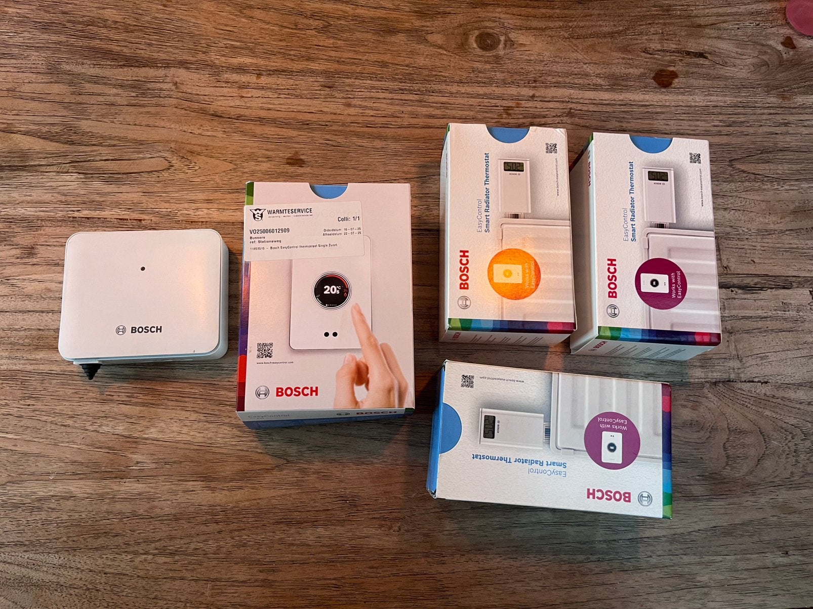 Bosch CT200 Thermostaat - Adapter & 3 radiatorknoppen - ZGAN, Ophalen of Verzenden, Slimme thermostaat, Zo goed als nieuw