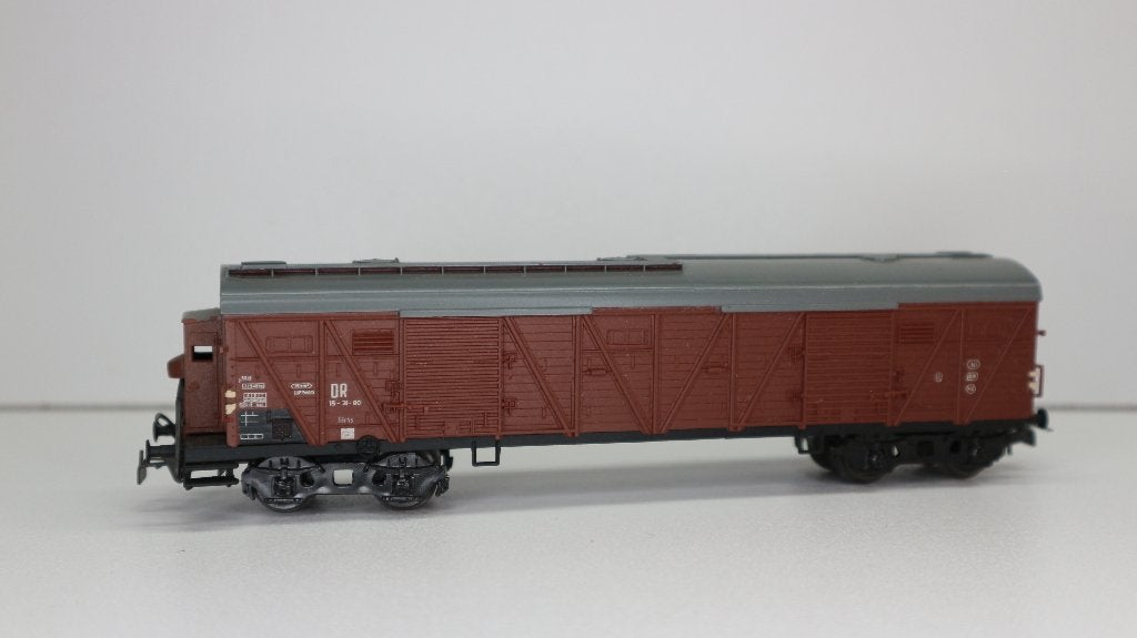 4 assige gesloten goederenwagen met remmershuisje, Gebruikt, Gelijkstroom, Wagon, Piko