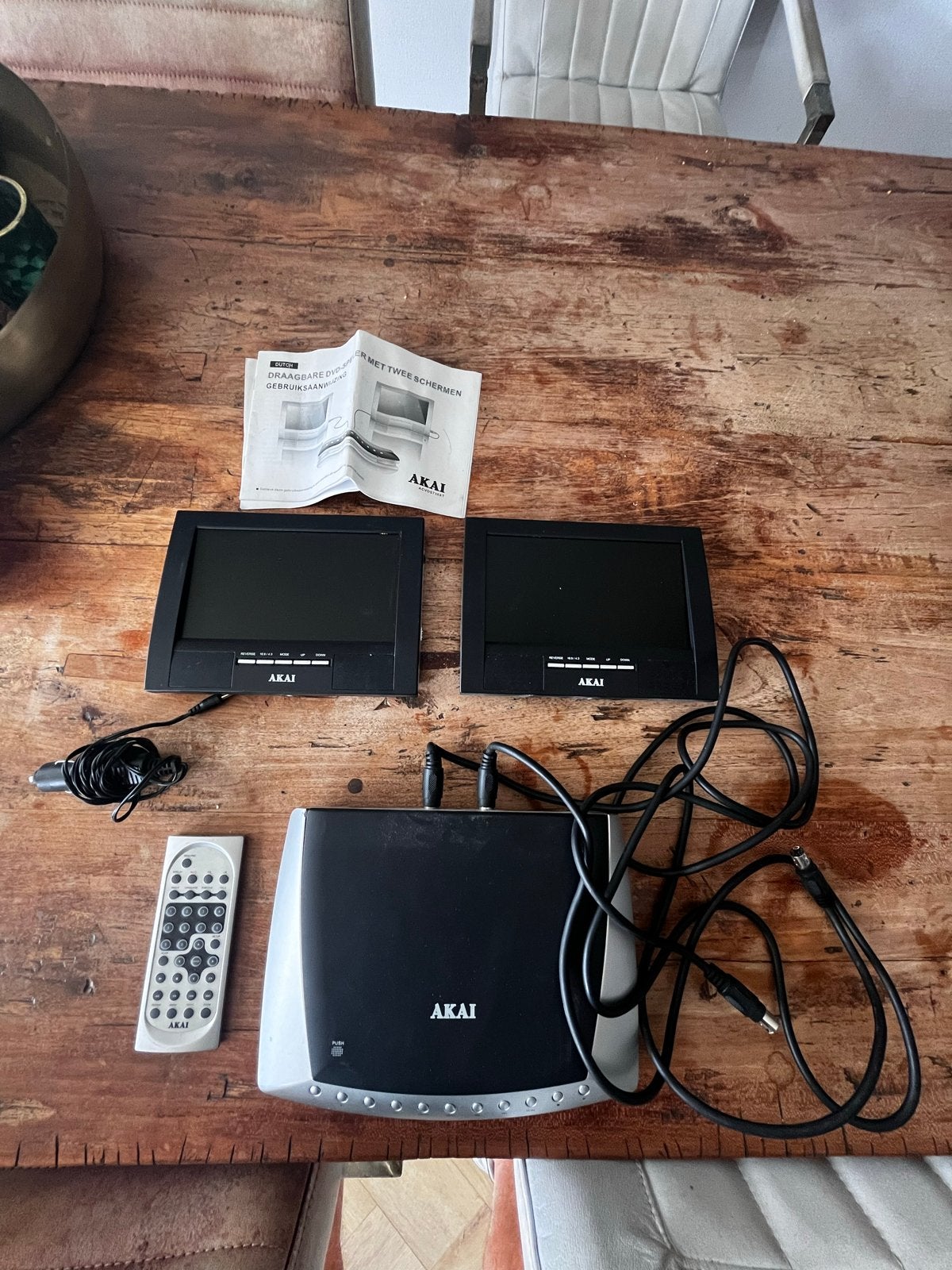 Akai draagbare DVD speler met 2 schermen voor in de auto, Audio, Tv en Foto, Dvd-spelers, Gebruikt, Draagbaar, Ophalen of Verzenden