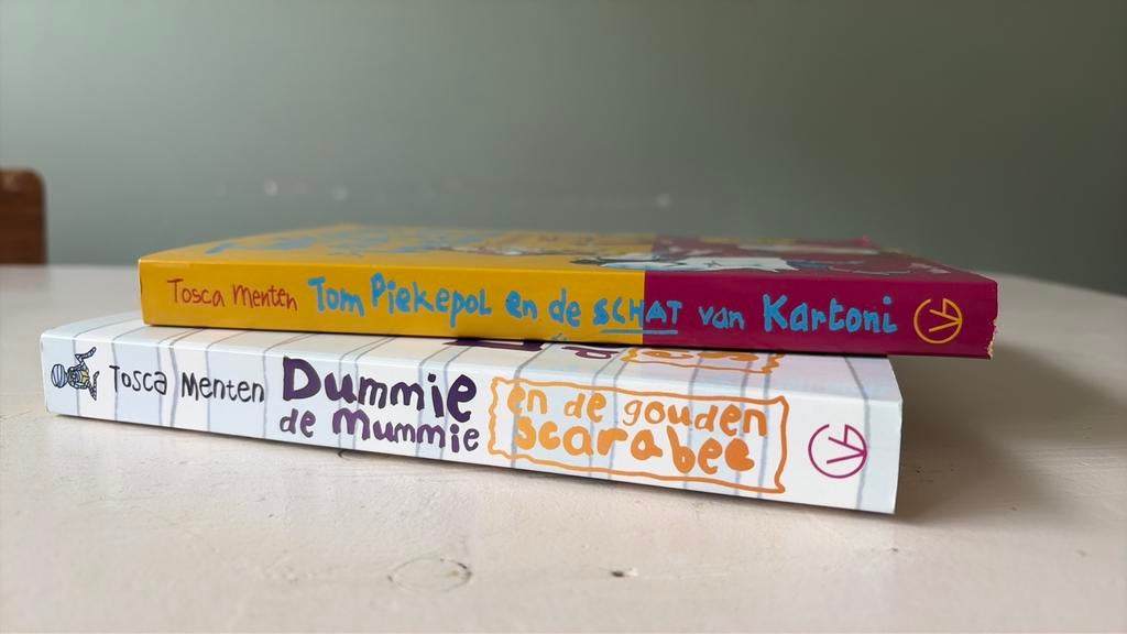 Dummie de Mummie / Tom Piekepol (Tosca Menten), Boeken, Kinderboeken | Jeugd | 10 tot 12 jaar, Ophalen, Zo goed als nieuw