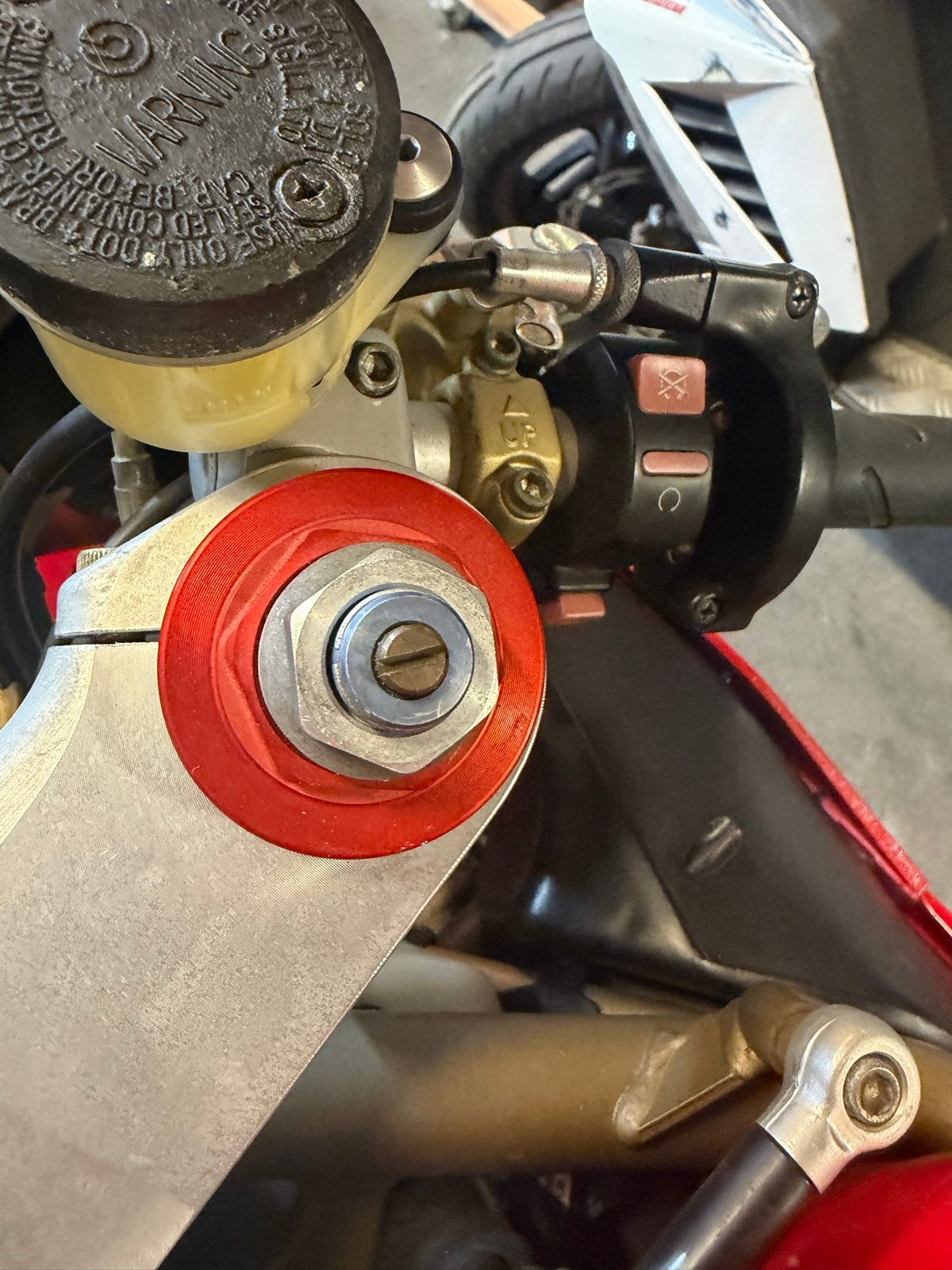 Gevraagd: Showa Voorvork Versteller/Dop Ducati 748, Motoren, Ophalen of Verzenden, Gebruikt
