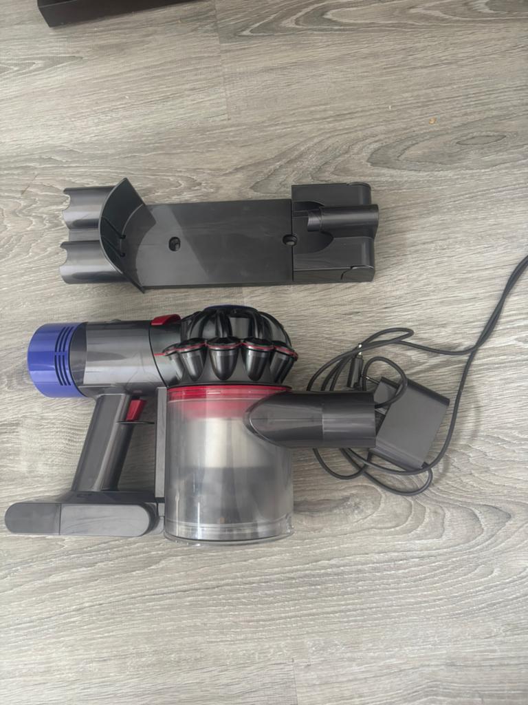 Dyson V8 + accessoires, Witgoed en Apparatuur, Stofzuigers, Ophalen of Verzenden, Zo goed als nieuw
