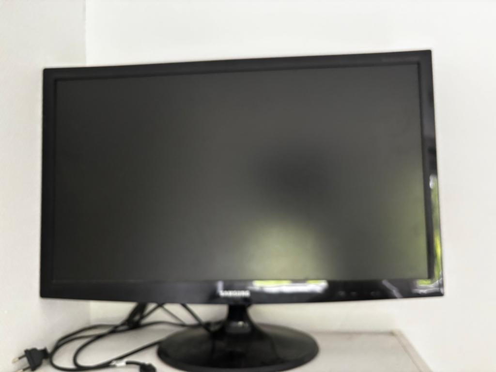 Samsung monitor - Zwart, Computers en Software, Monitoren, Ophalen, Kantelbaar, Full HD, 60 Hz of minder