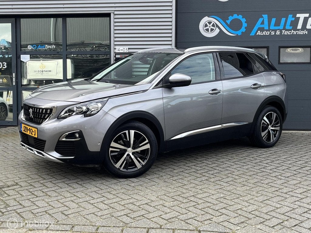 Peugeot 3008 1.2 PureTech Panorama Keyless CarPlay Trekhaak, Auto's, Peugeot, Voorwielaandrijving, 1280 kg, Gebruikt, Euro 6