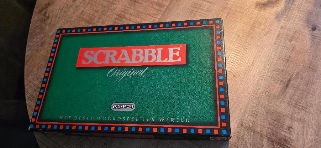 Scrabble, Hobby en Vrije tijd, Gezelschapsspellen | Bordspellen, Ophalen of Verzenden, Gebruikt
