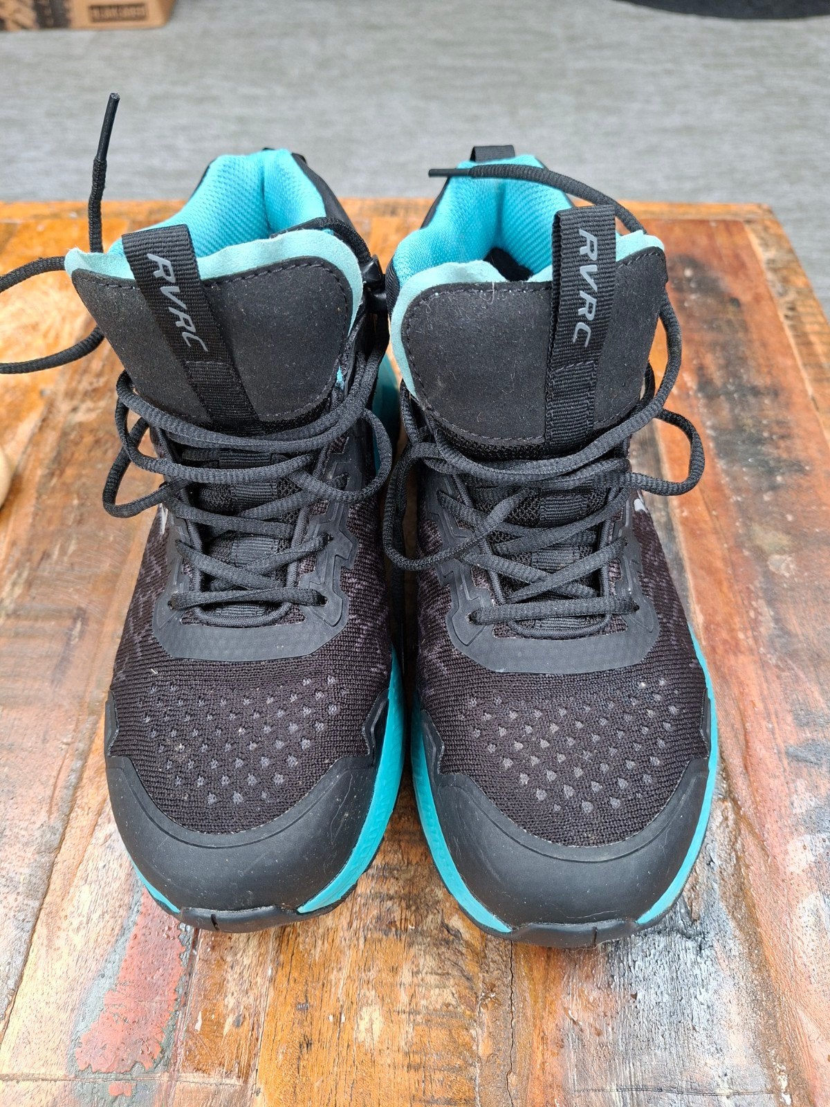 RevolutionRace RVRC outdoor schoenen zwart/blauw mt 38, Ophalen of Verzenden, Zo goed als nieuw, Schoenen