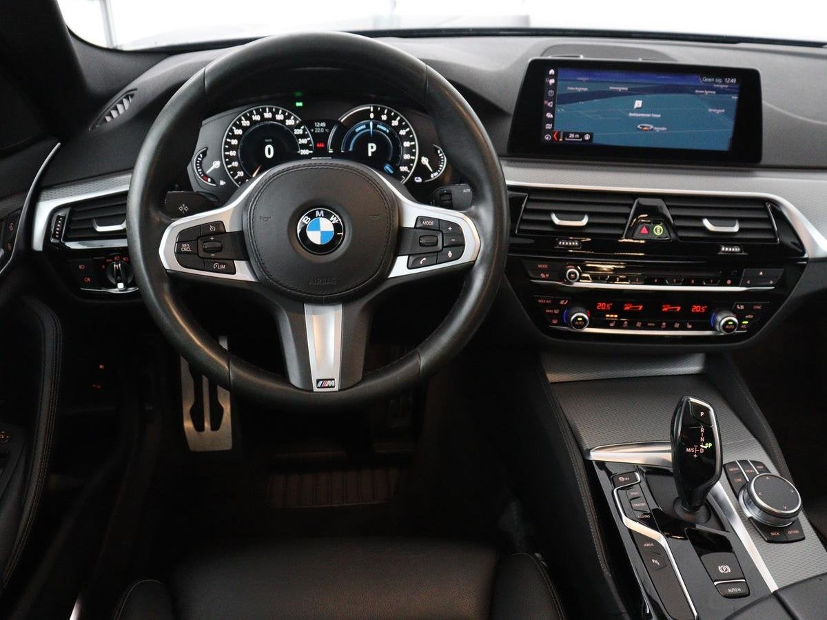BMW 5-serie 530e iPerformance M Sport High Executive | Panor, Auto's, Automaat, Achterwielaandrijving, Gebruikt, 4 cilinders