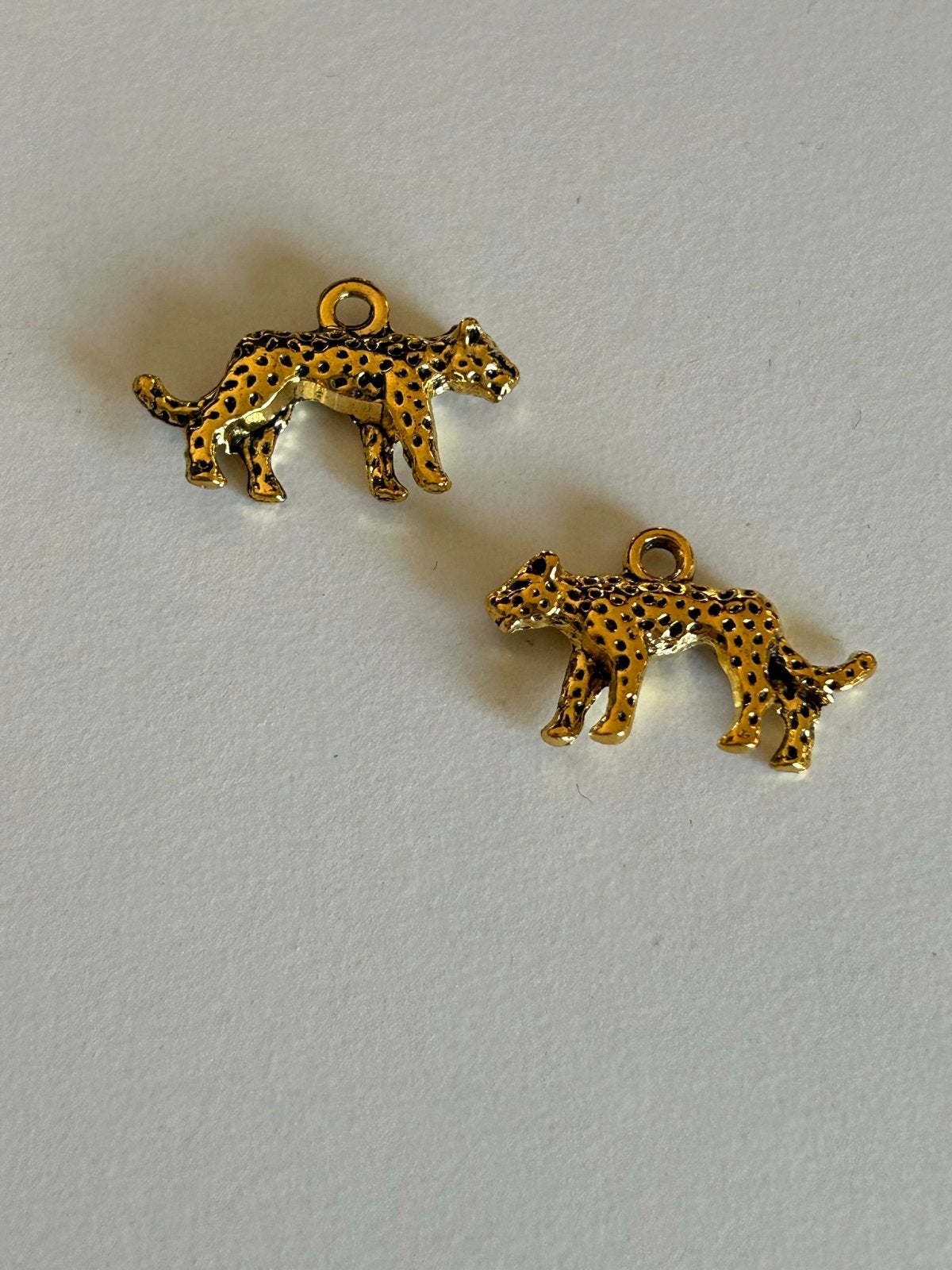 Nieuwe gouden luipaard bedels (2 stuks), Overige merken, Overige materialen, Nieuw, Ophalen of Verzenden