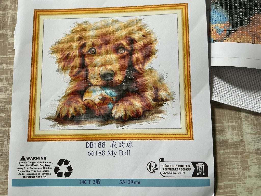 Borduurpakket compleet Hond met bal 33 x 29cm, Ophalen of Verzenden, Nieuw, Borduurpakket