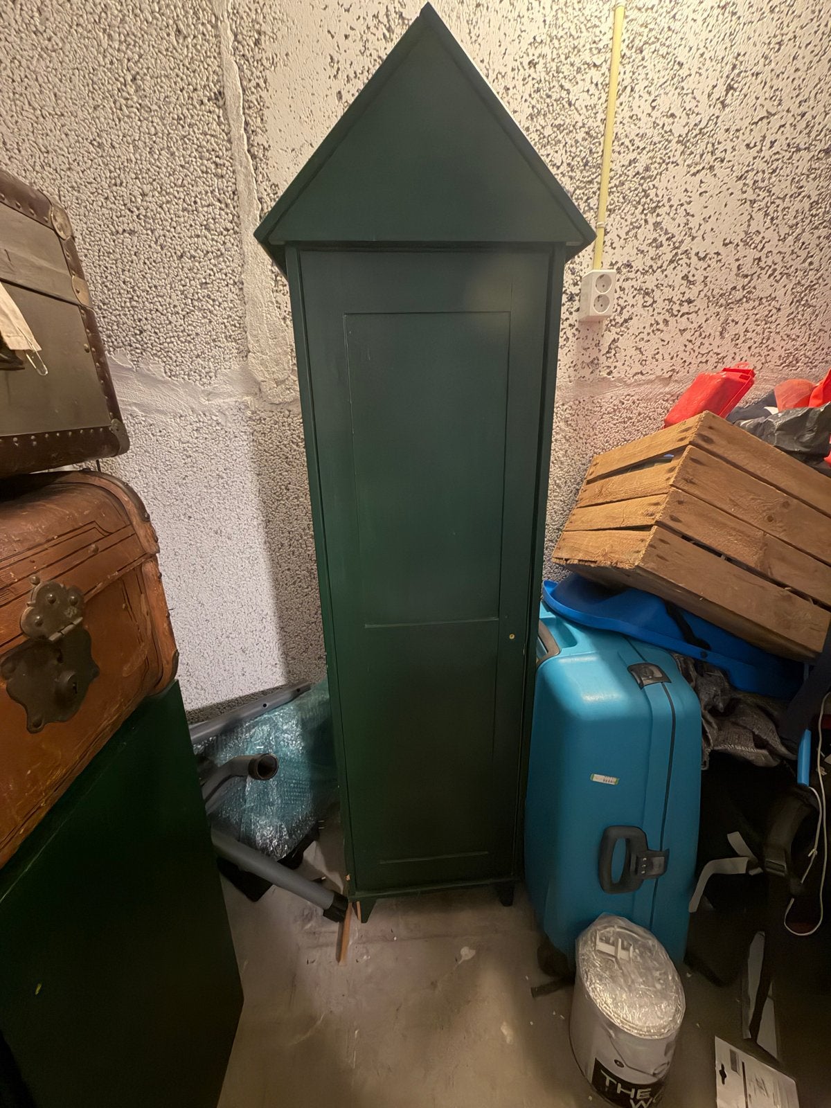 Unieke baby kast met puntdak en hangruimte, Ophalen, Minder dan 50 cm, Gebruikt, Minder dan 25 cm
