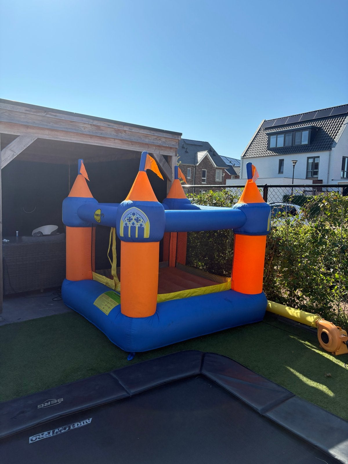 Te koop! Springkussen Kasteel 2x2m, voor jonge kinderen, Ophalen of Verzenden, Gebruikt