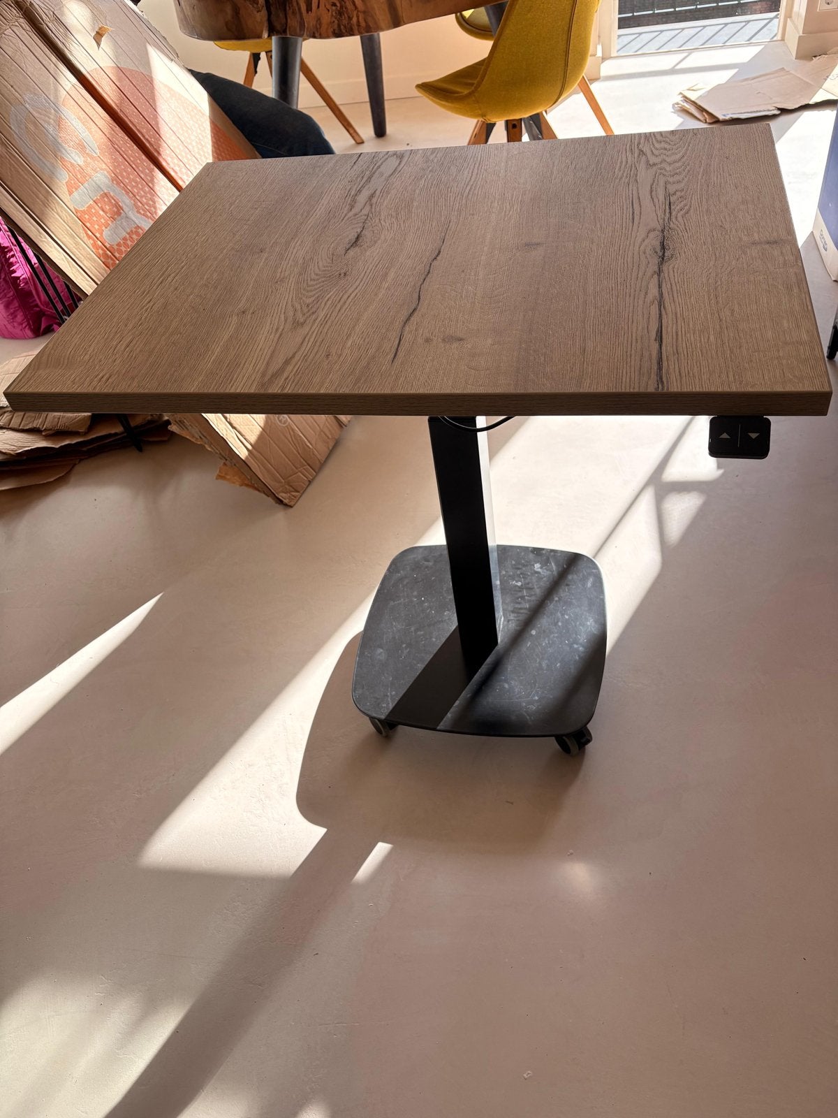 TinyDesk elektrisch zit-sta bureau - natuur eiken 60x80cm, Ophalen, Elektrisch, Hout, Zo goed als nieuw