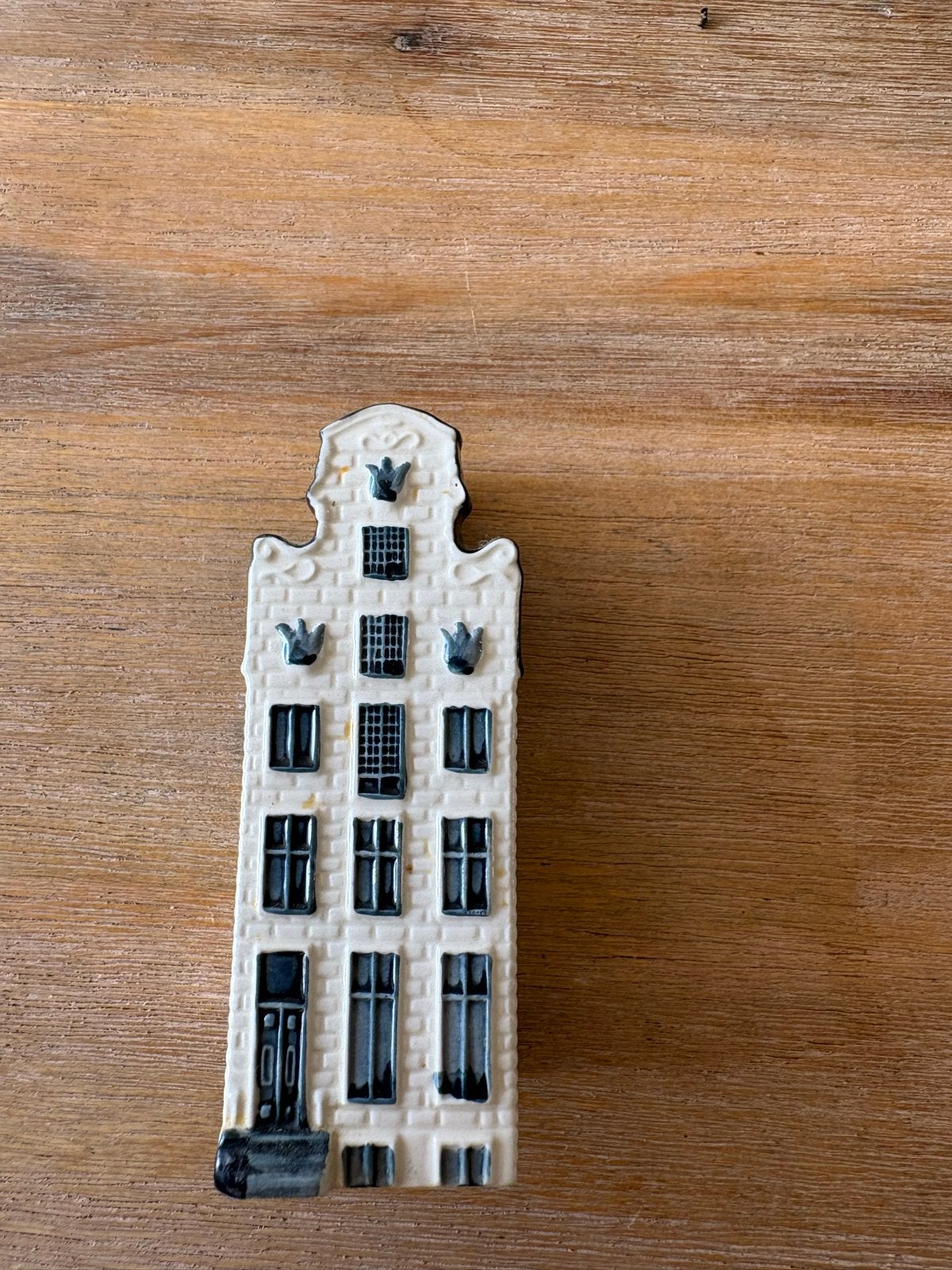 KLM huisje nummer 56 - Bols Jenever miniatuur, Verzamelen, Ophalen of Verzenden, Zo goed als nieuw, 41 t/m 60, Gevuld