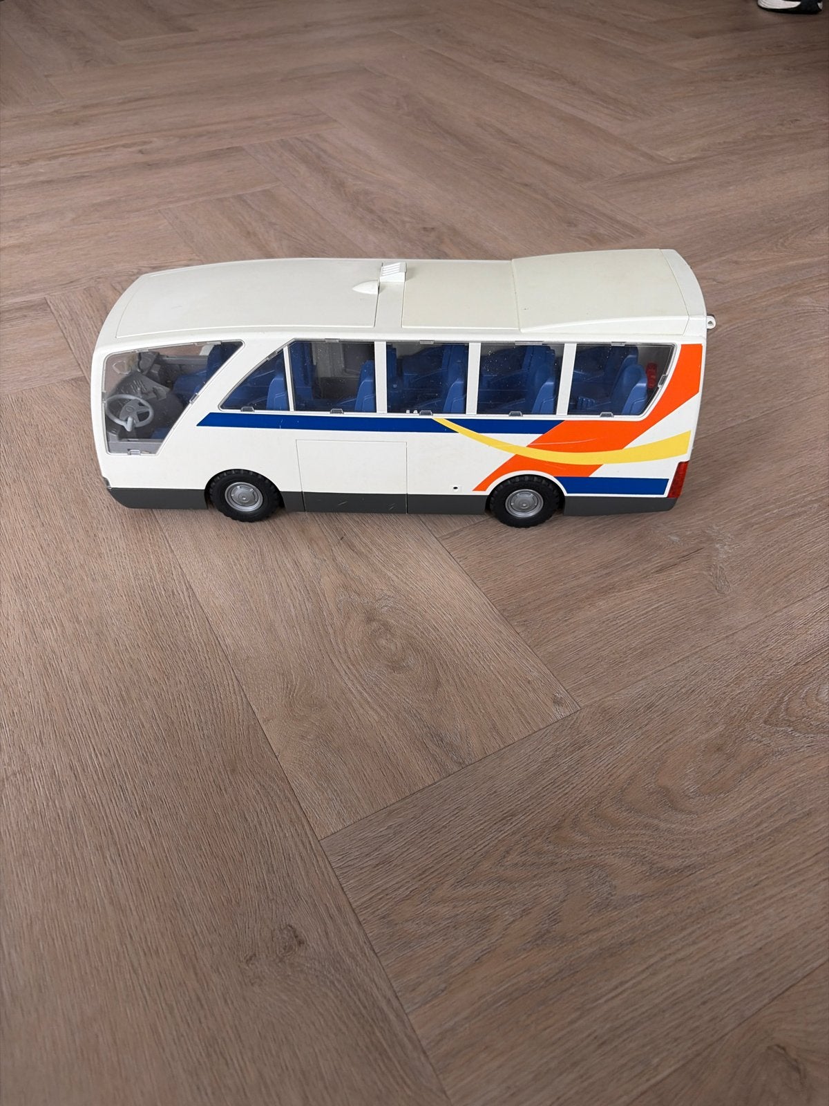 Witte Playmobil bus met kleurrijke strepen, Kinderen en Baby's, Speelgoed | Playmobil, Ophalen of Verzenden, Gebruikt, Complete set