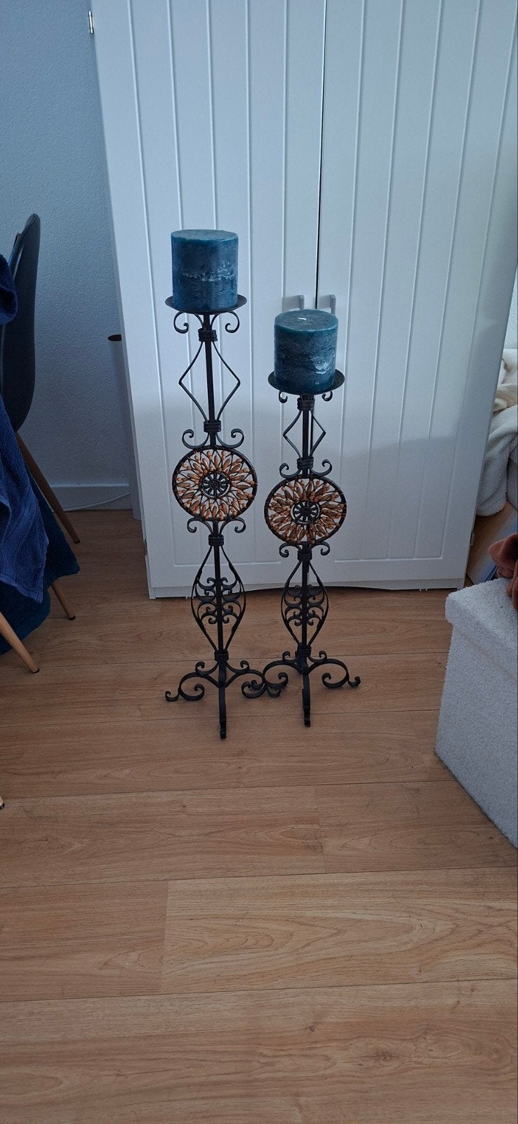 Set van 2 metalen kandelaars met houten kralen decoratie, Ophalen, Gebruikt, Zwart, Metaal