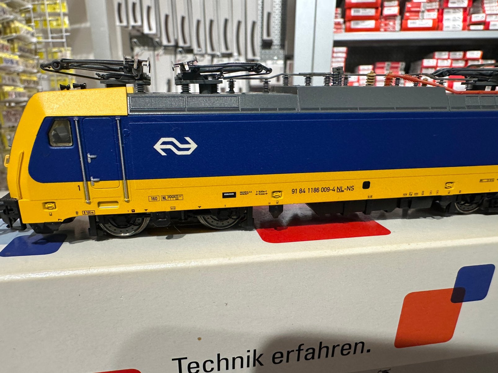 Marklin 36622 NS Traxx 186 009-4 digitala MFX sound, Hobby en Vrije tijd, Modeltreinen | H0, Wisselstroom, Locomotief, -, -