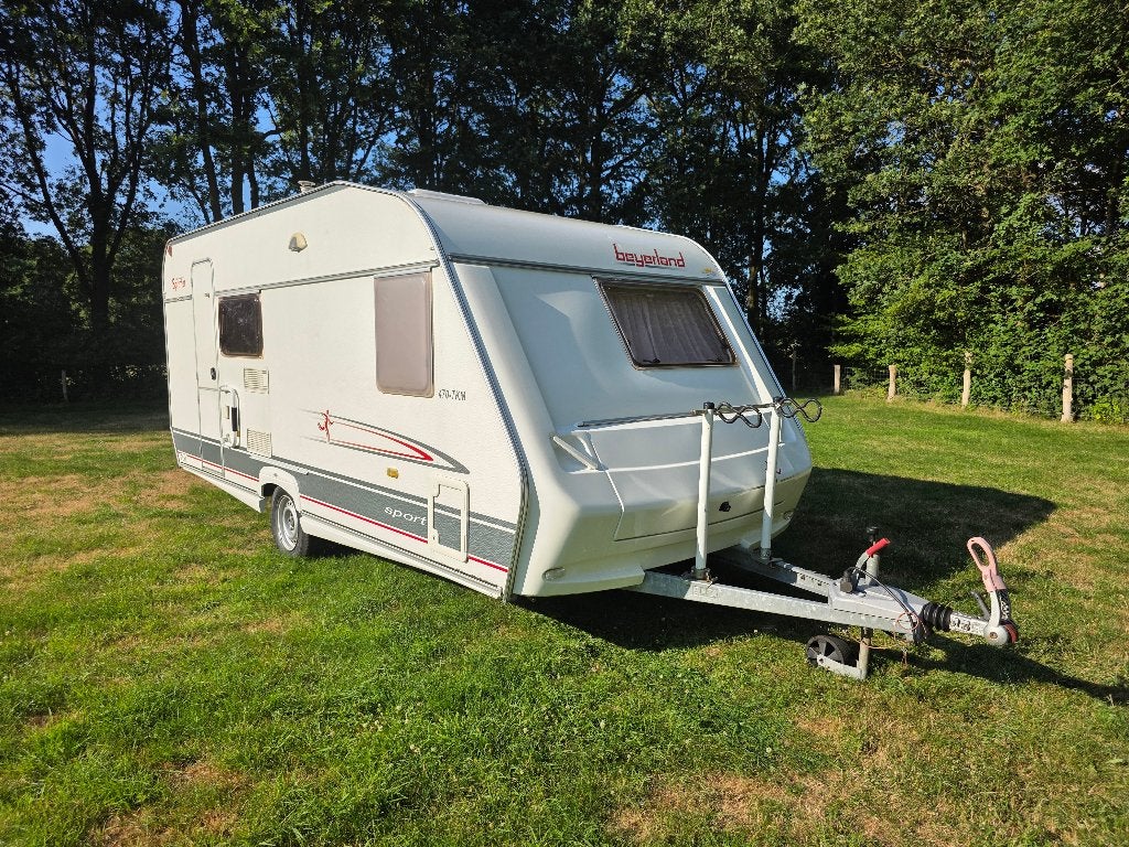 Ruime Beyerland Sprinter Sport 496 TKM – met Stapelbed, Schokbreker, Treinzit, Dwars-stapelbed, Particulier