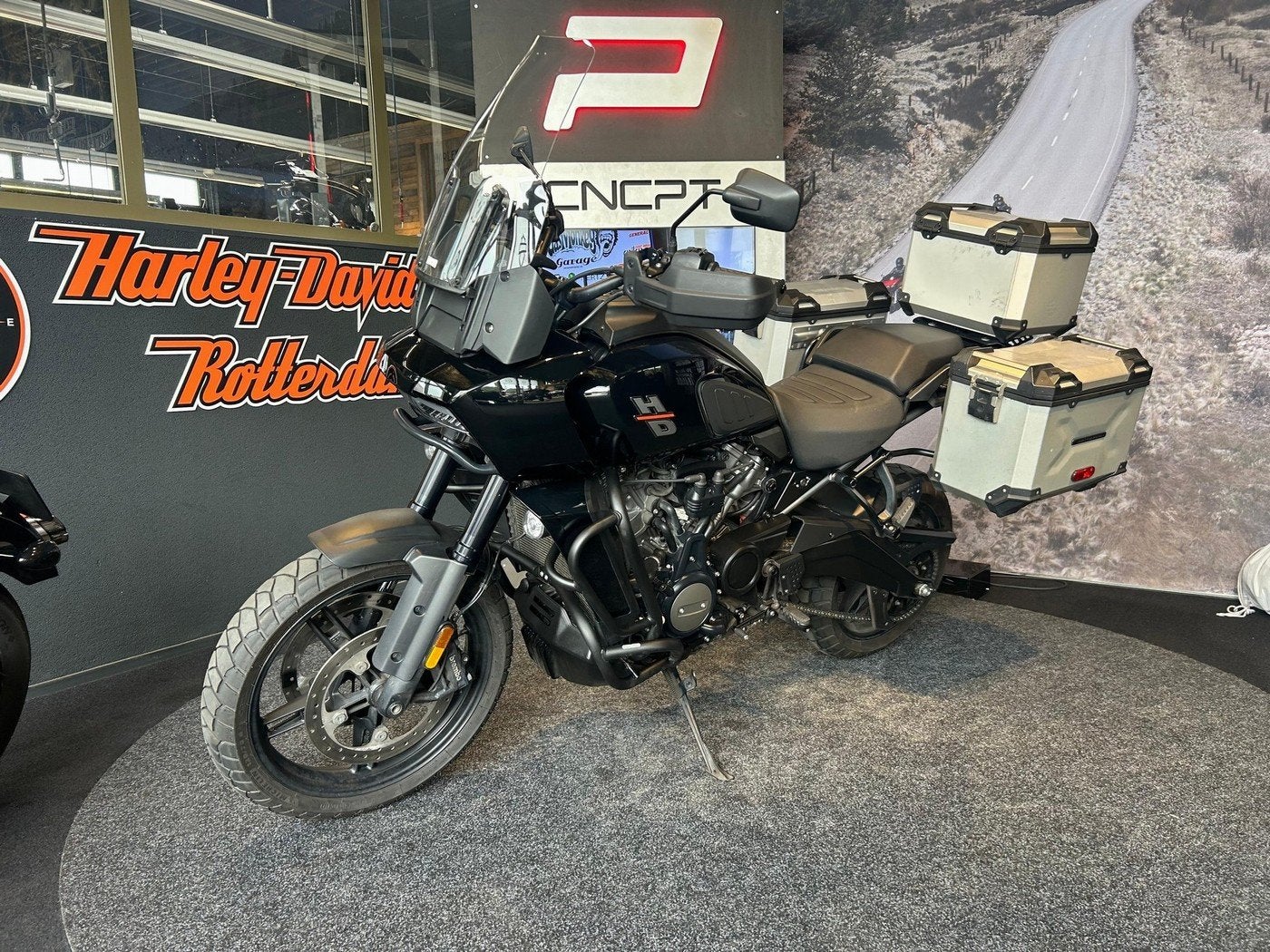 Harley-Davidson Pan America - BTW verrekenbaar (bj 2022), Motoren, Motoren | Harley-Davidson, Laan van Vredenoord 33
2289 DA  RIJSWIJK, NL