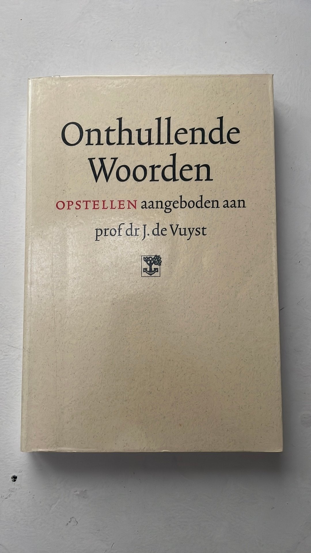 Onthullende woorden, Ophalen of Verzenden, Zo goed als nieuw