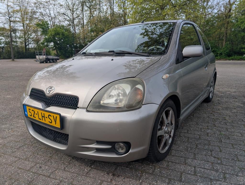 Toyota Yaris 1.5 16V Vvti 3DR 2003 Grijs, Auto's, Voorwielaandrijving, 1497 cc, 31 €/maand, 4 cilinders