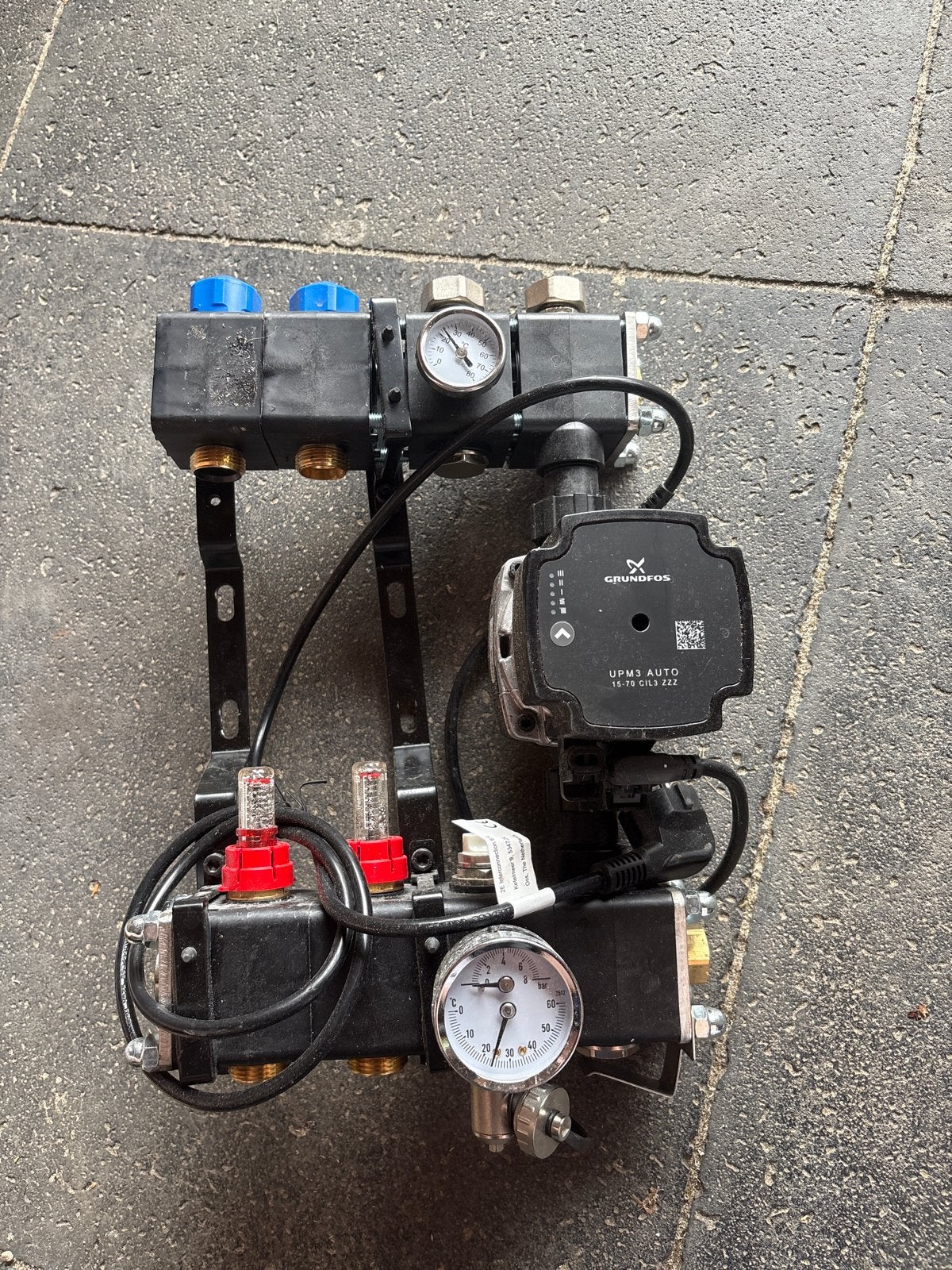 VTE Vloerverwarmingsverdeler Grundfos UPM3 2-groeps, 30 tot 80 cm, Gebruikt, Overige typen, 60 tot 150 cm