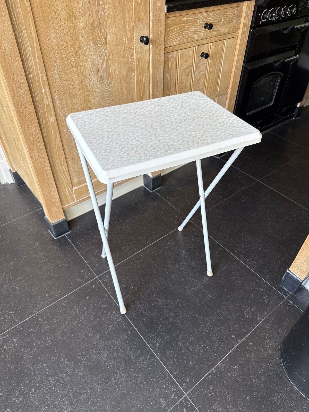 Handig opvouwbaar campingtafeltje, Caravans en Kamperen, Ophalen, Gebruikt, Campingtafel