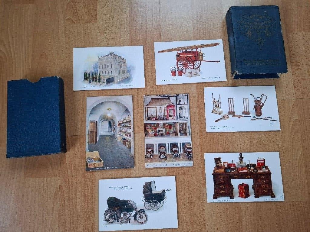 Raphael Tuck 48 Queens Dolls House Postcards circa 1925, Ophalen of Verzenden, 1920 tot 1940, Ongelopen, Overige thema's