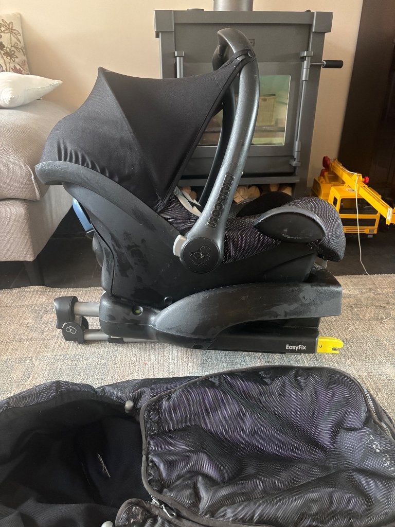 Easyfix met maxicosi en voetenzak, Ophalen, Autogordel of Isofix, Gebruikt, 0 t/m 13 kg