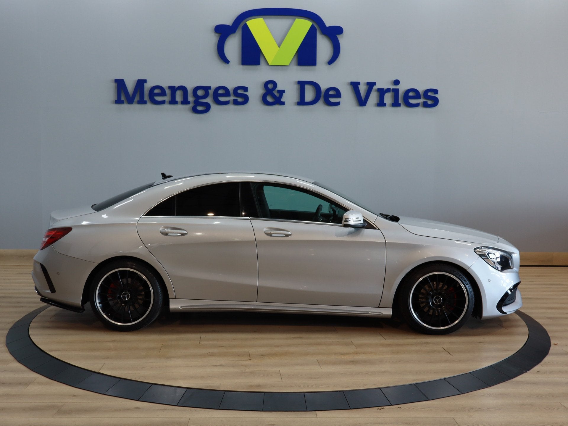 Mercedes-Benz CLA-Klasse 180 Business Solution AMG Line | Ai, Auto's, Gebruikt, 4 cilinders, 122 pk, Sedan