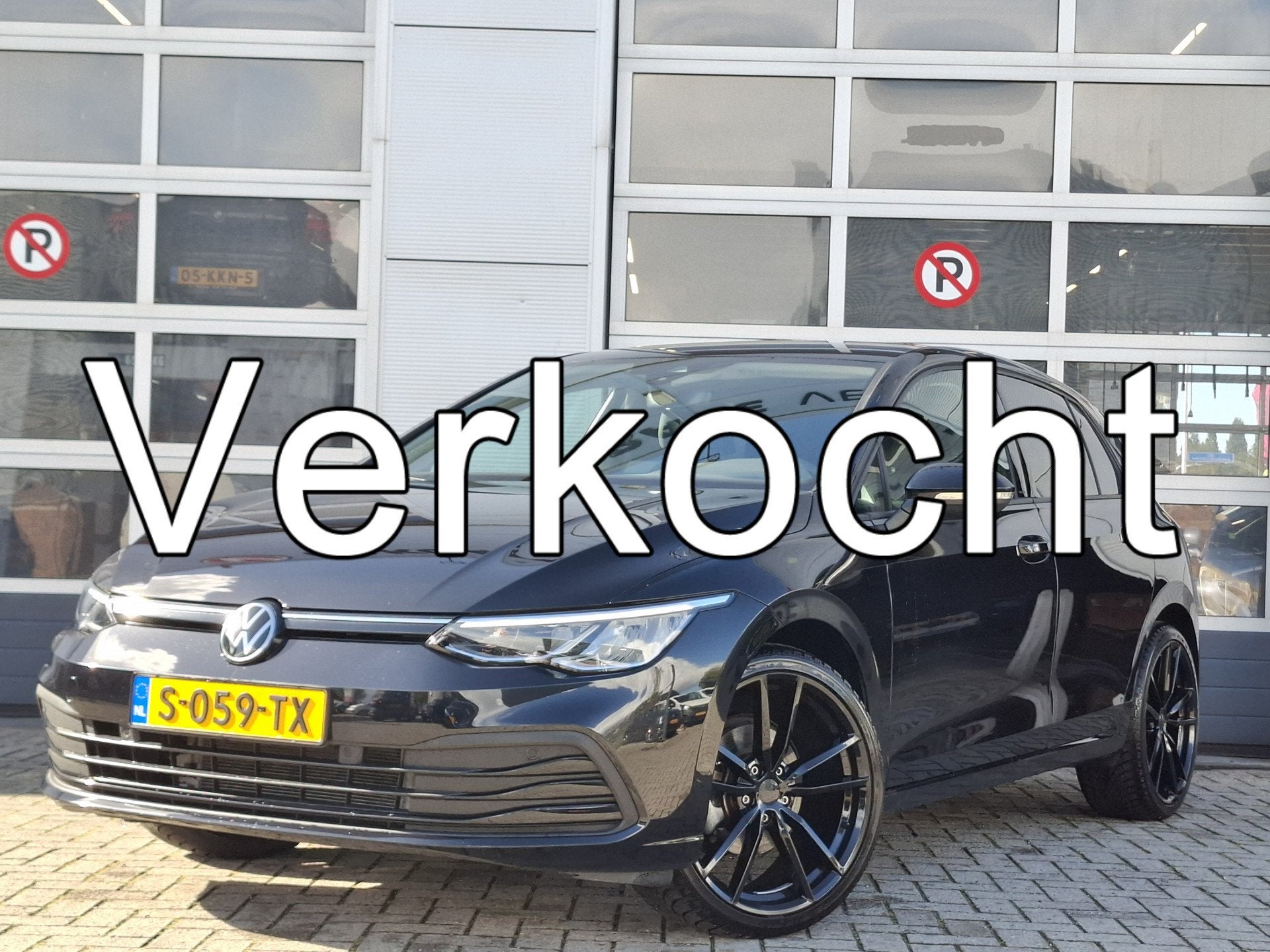 Volkswagen Golf 1.0 eTSI Life | Navigatie/Android/Apple Carp, 12 maanden, Stof, Gebruikt, Zwart
