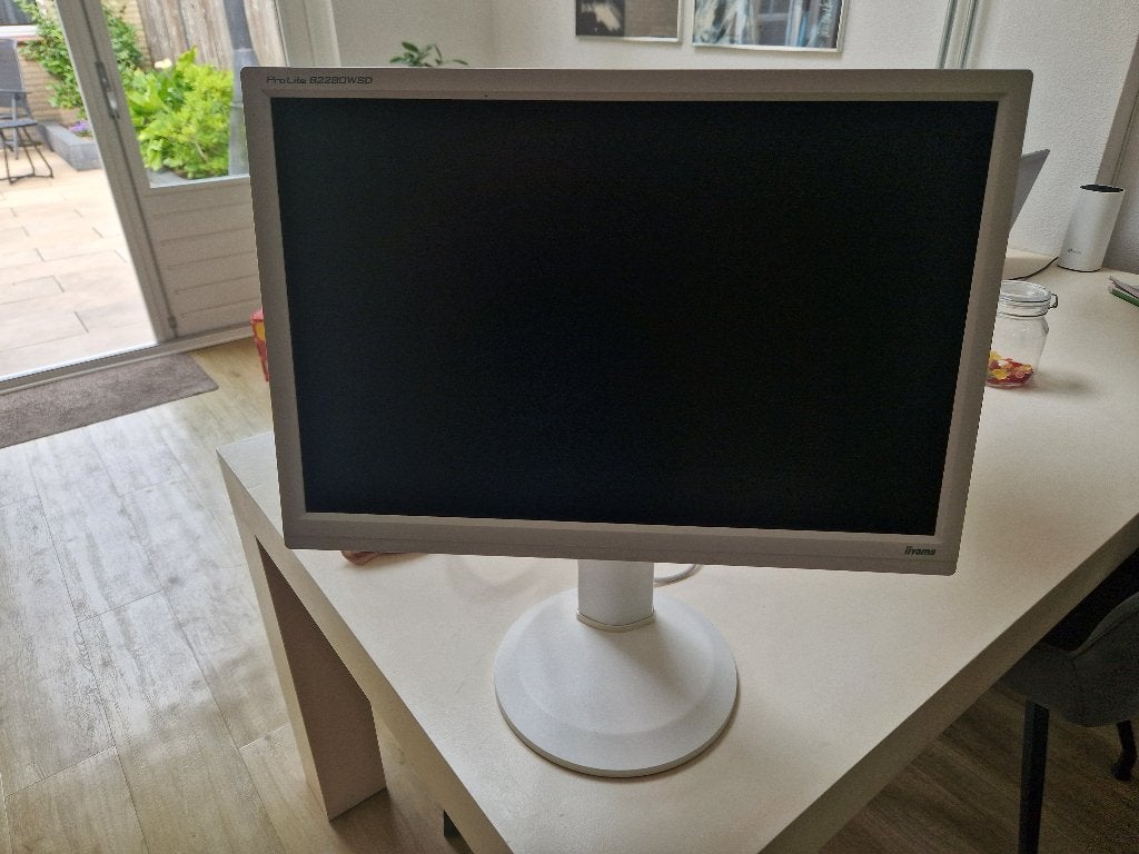 IIyama monitor 22 inch wit, Ophalen, Gebruikt, IIyama, In hoogte verstelbaar