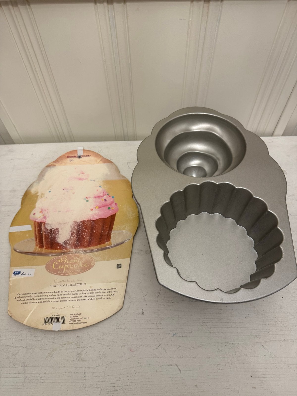 Nordic Ware The Great Cupcake Pan - Grote Cupcake Bakvorm, Overige typen, Zilver, Ophalen of Verzenden, Zo goed als nieuw