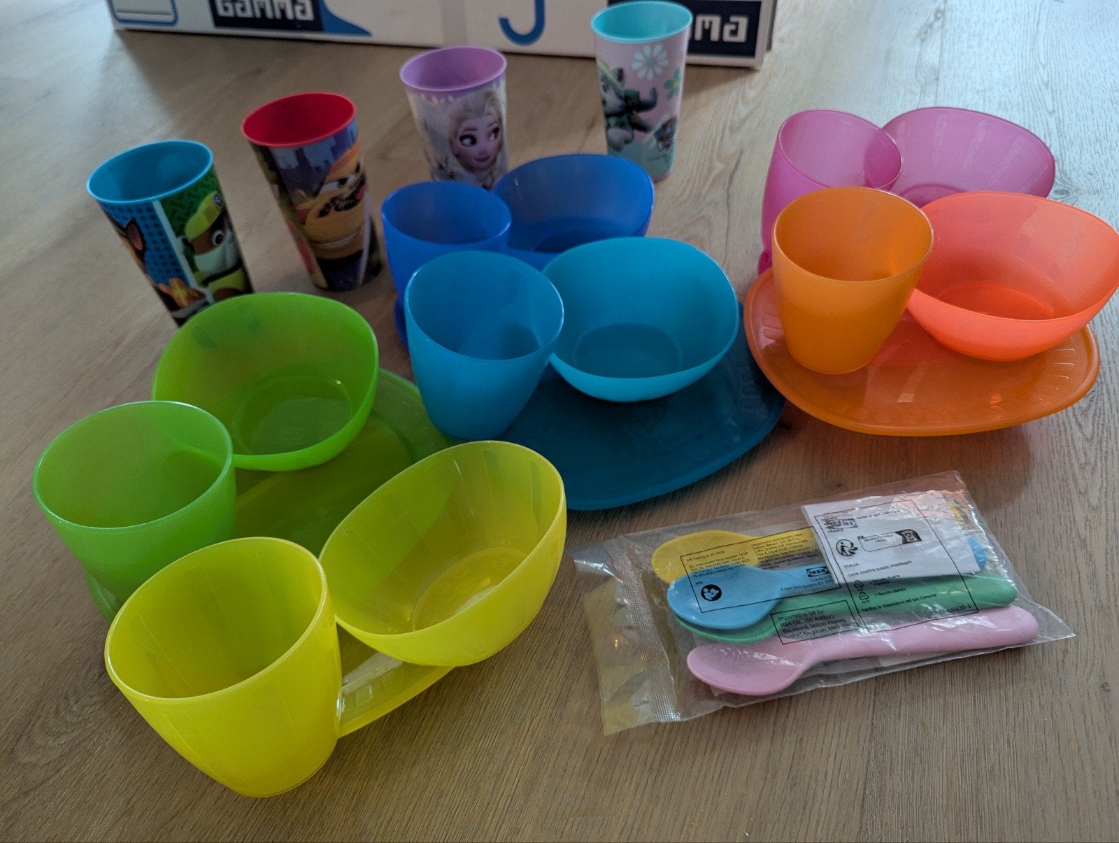 Kalas kinderserviesset met extra kinderbekers, Kunststof, IKEA, Ophalen of Verzenden, Zo goed als nieuw