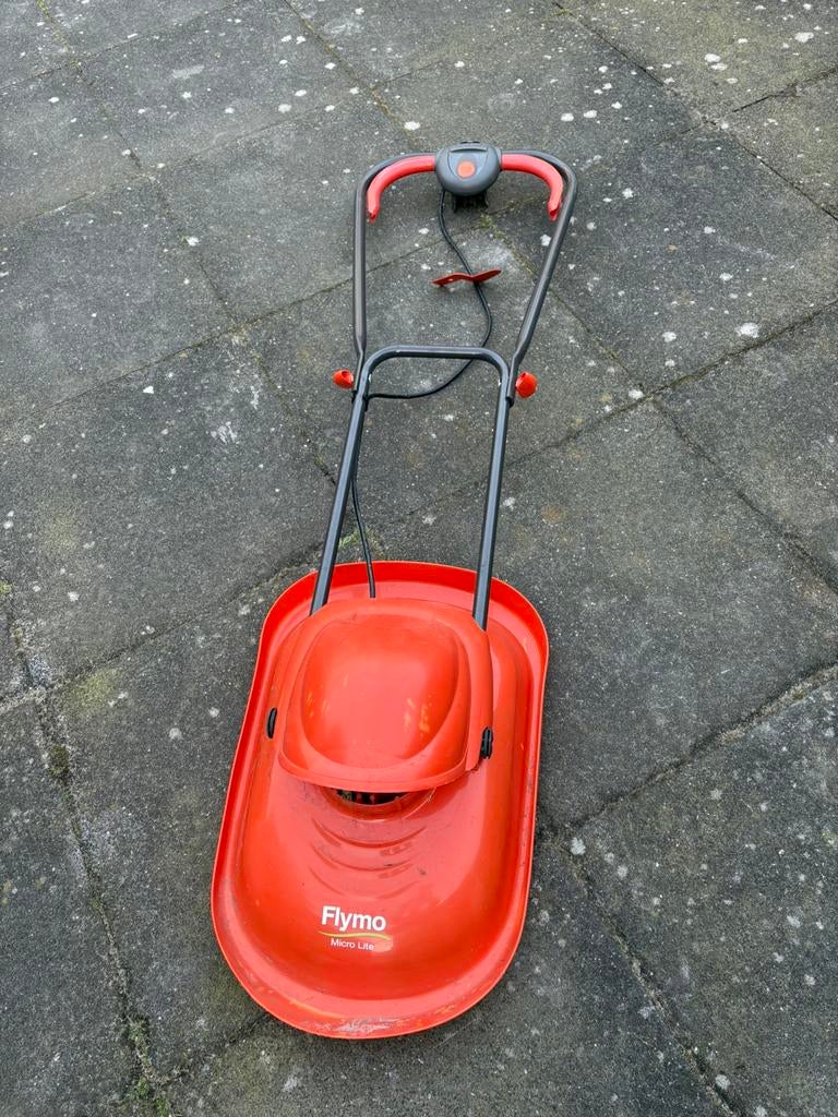 Flymo grasmaaier, Tuin en Terras, Grasmaaiers, Zweefmaaier, Ophalen of Verzenden, Gebruikt, Elektrische grasmaaier