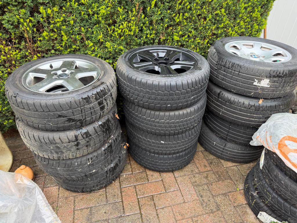 Diverse banden: Volvo S40, BMW 1 & 5 Serie (16 inch), Auto-onderdelen, Ophalen, Gebruikt, 16 inch, Band(en)