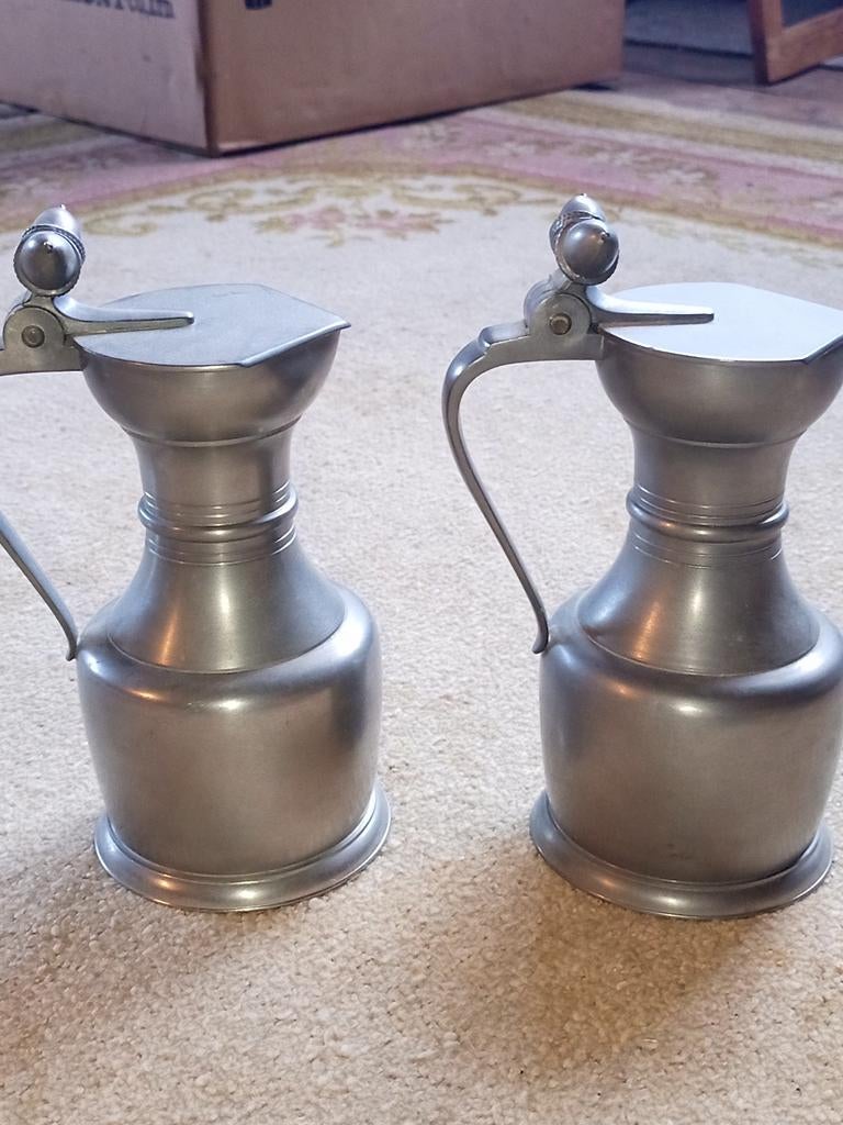 Set van twee oude tinnen kannen met eikeltjes, Antiek en Kunst, Ophalen of Verzenden