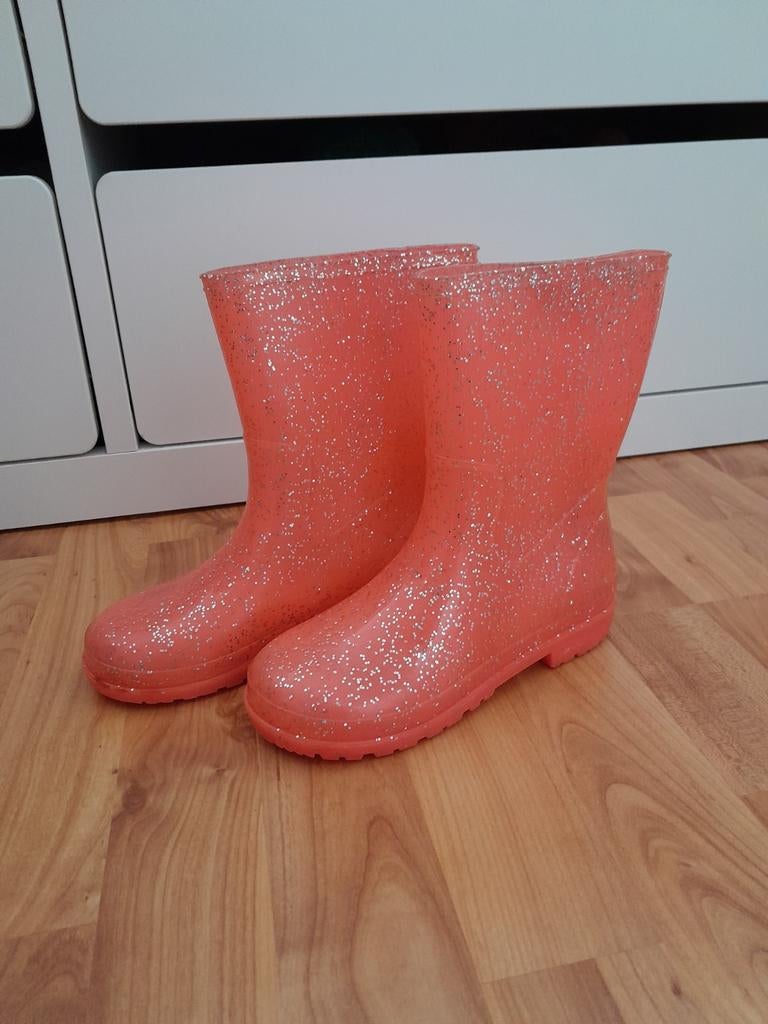 Leuke regenlaarzen laarzen.
Hema.
Maat 30/31.
Roze glitter, Gebruikt, Meisje, Ophalen of Verzenden, Laarzen