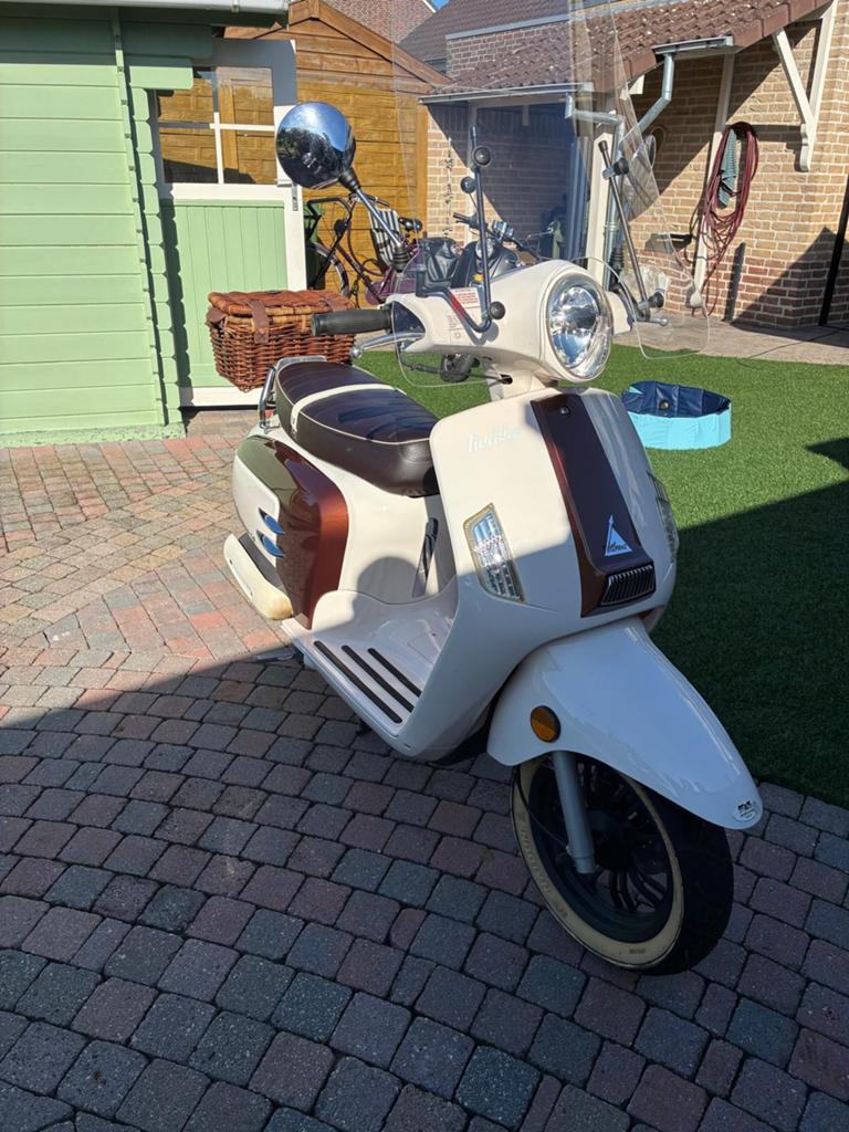 Scooter 25 km/h snor kenteken zonder wok, Ophalen, Zo goed als nieuw, Benzine, Overige merken